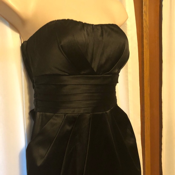 Snap Black strapless satin dress - Picture 2 of 5